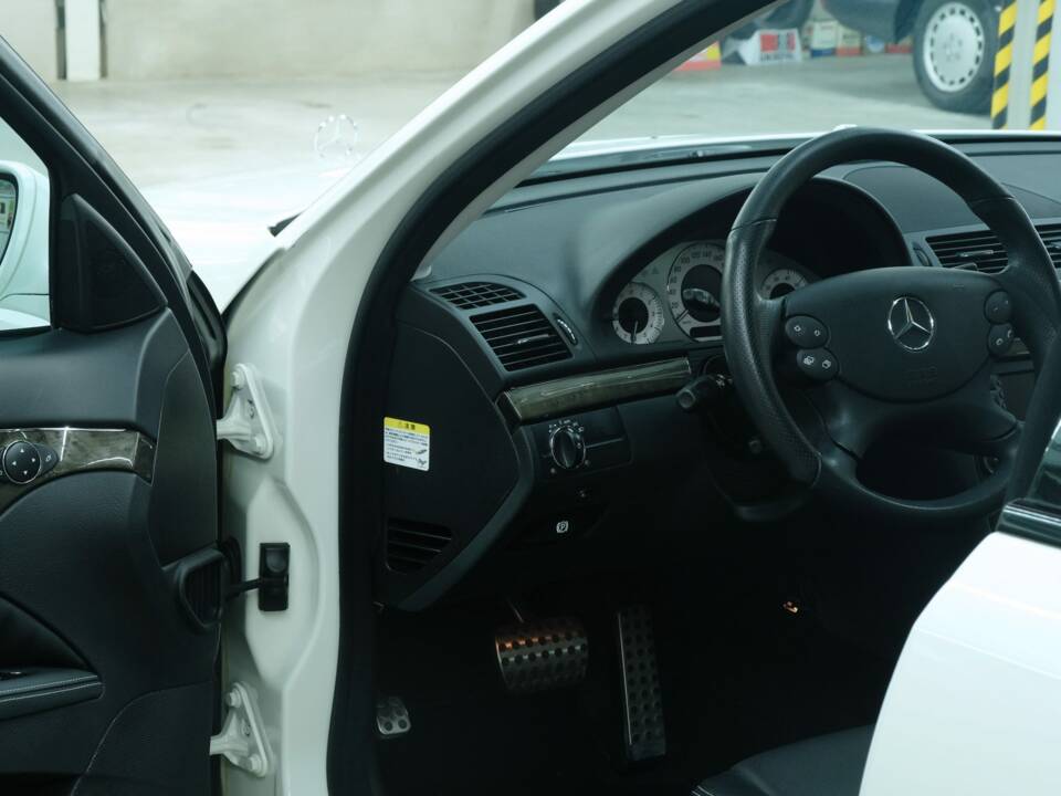 Bild 44/50 von Mercedes-Benz E 500 (2007)