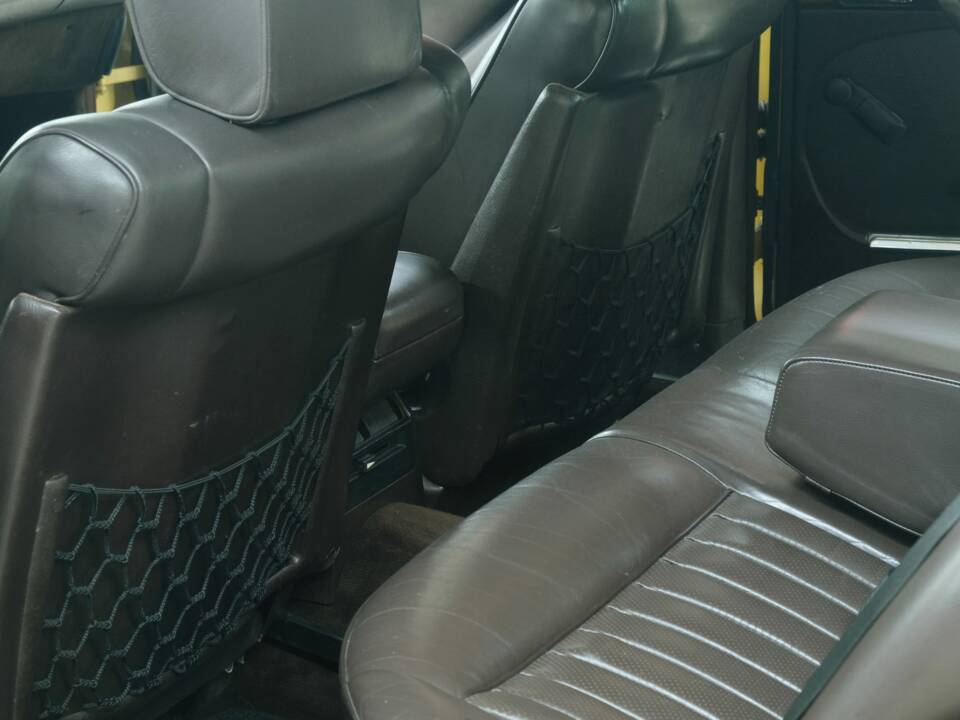 Bild 39/50 von Mercedes-Benz 380 SE (1983)