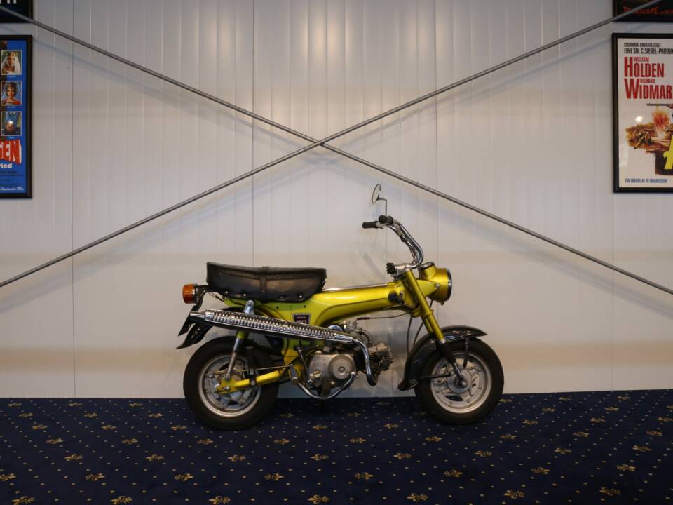 Image 2/25 of Honda ST 50 Dax (1900)