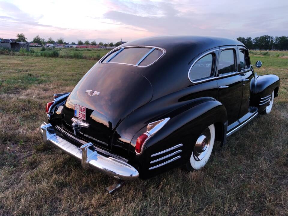 Image 2/50 of Cadillac 61 Sedan (1941)