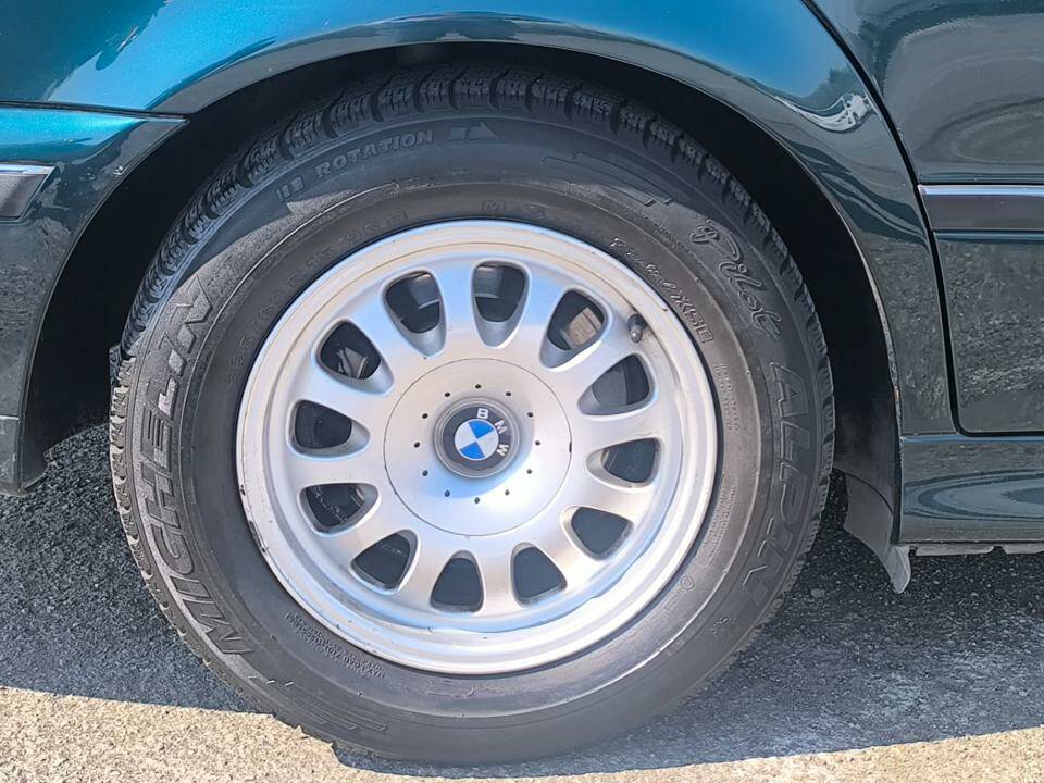 Image 15/42 of BMW 520i (1998)