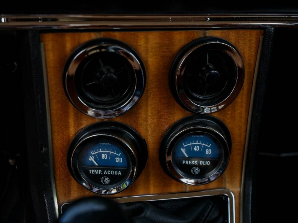 Image 39/50 of Alfa Romeo Giulia Nuova Super 1300 (1975)