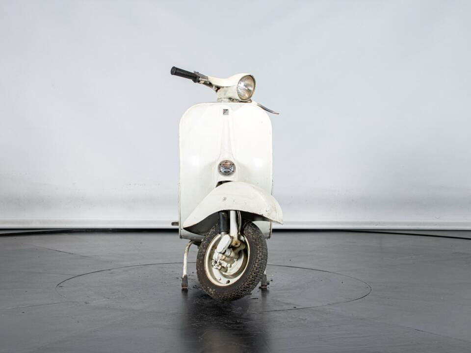 Immagine 3/32 di Piaggio Vespa 50 L (1968)