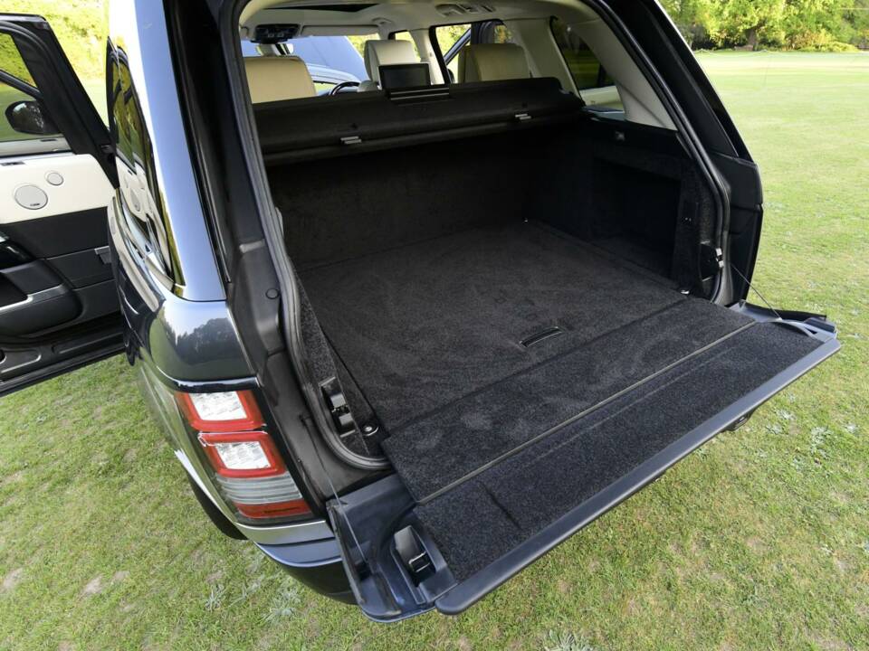 Bild 29/50 von Land Rover Range Rover Autobiography SDV8 (2017)
