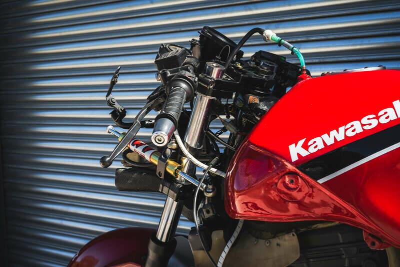 Image 20/50 of Kawasaki GPX 750R (1987)