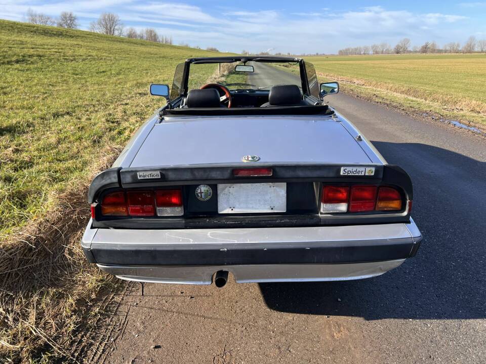 Afbeelding 7/8 van Alfa Romeo 2.0 Spider (1987)