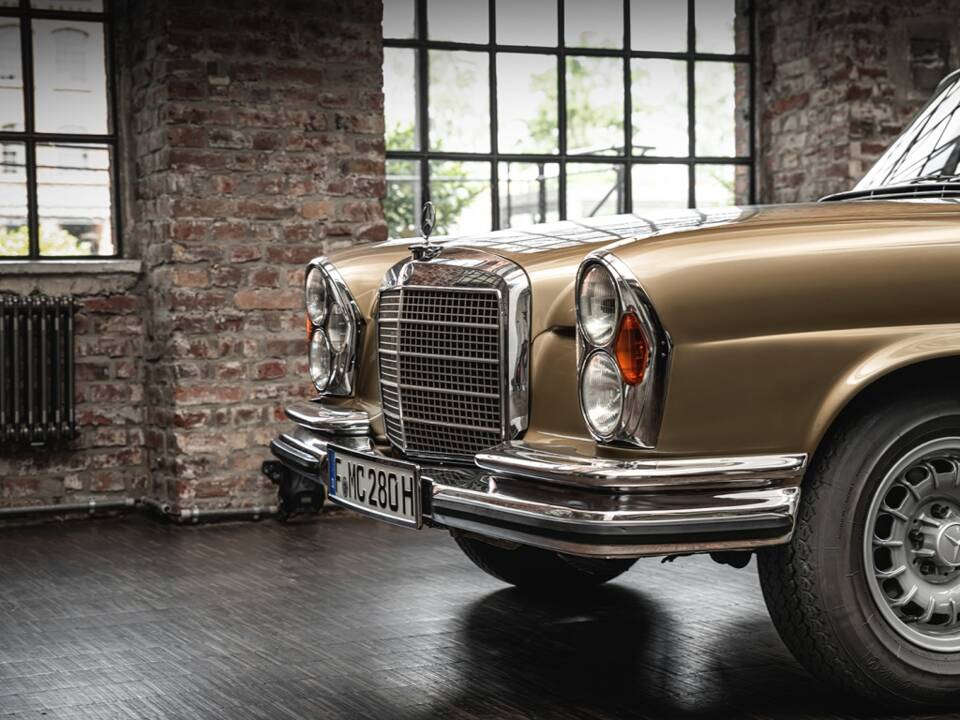 Image 9/30 of Mercedes-Benz 280 SE (1970)