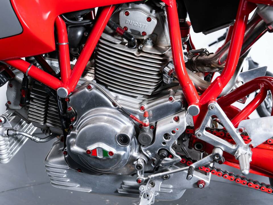 Immagine 25/50 di Ducati DUMMY (2003)