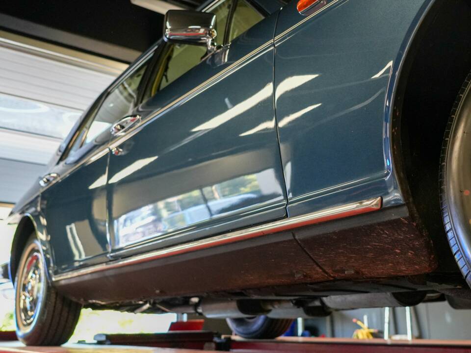 Image 44/48 of Rolls-Royce Silver Spirit (1983)