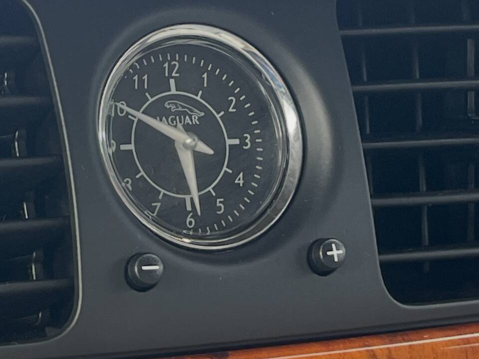Bild 14/17 von Jaguar XJR Super V8 (2003)