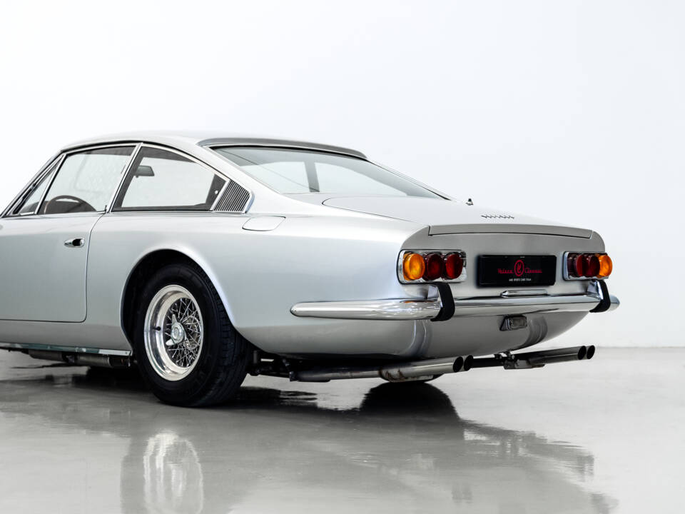 Image 21/67 of Ferrari 365 GT 2+2 (1969)