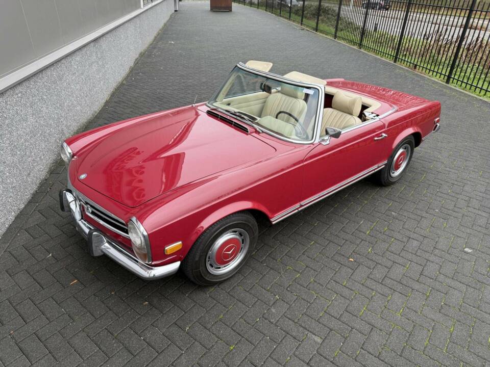 Image 15/50 of Mercedes-Benz 280 SL (1971)