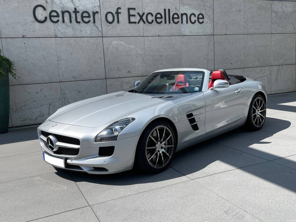 Image 2/9 of Mercedes-Benz SLS AMG Roadster (2012)