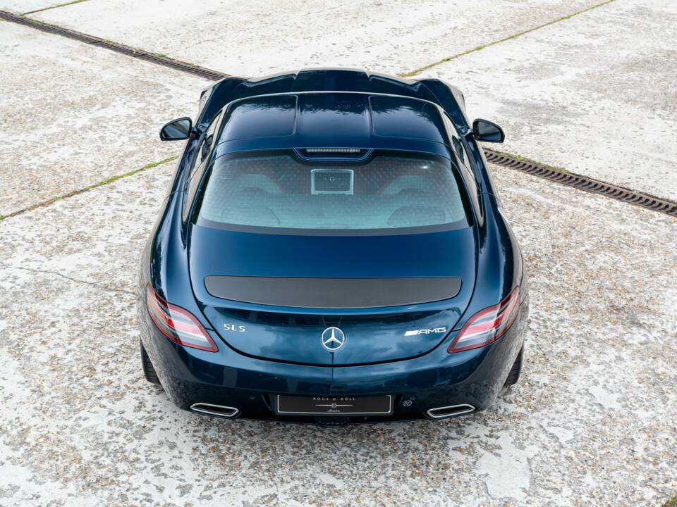 Afbeelding 2/38 van Mercedes-Benz SLS AMG (2010)