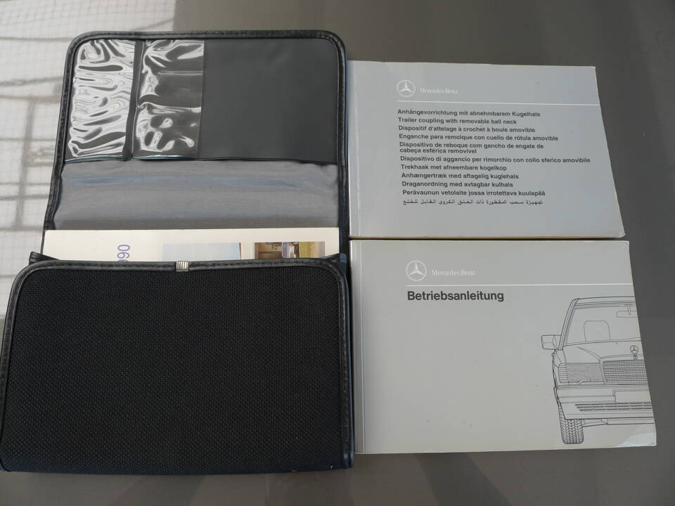 Image 18/34 de Mercedes-Benz 190 E 1.8 (1991)