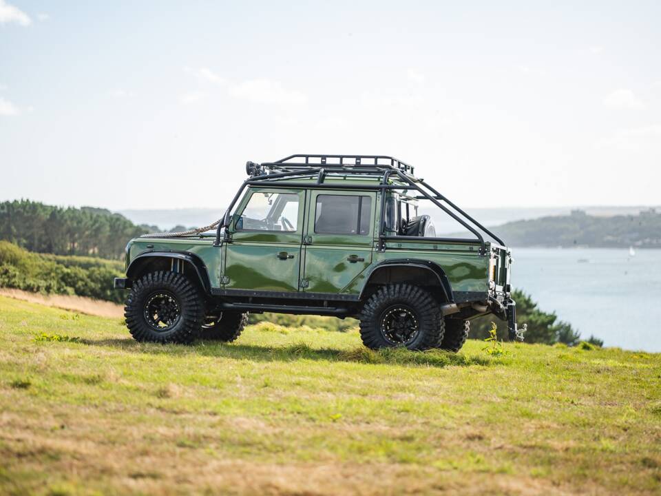 Immagine 15/50 di Land Rover Defender 110 (2005)