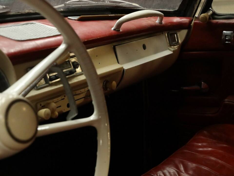 Immagine 47/50 di BMW 503 (1957)