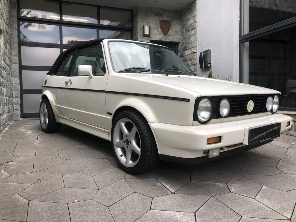 Immagine 3/22 di Volkswagen Golf Mk I Convertible 1.8 (1989)