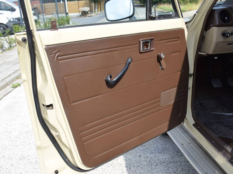 Image 10/24 of Toyota Land Cruiser FJ 60 (1984)