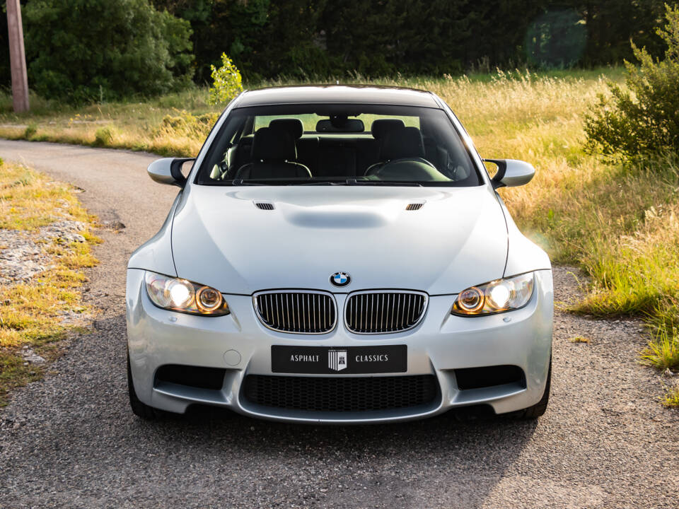 Image 40/46 of BMW M3 (2008)