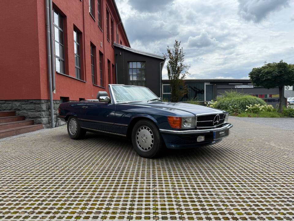Image 9/30 of Mercedes-Benz 560 SL (1987)