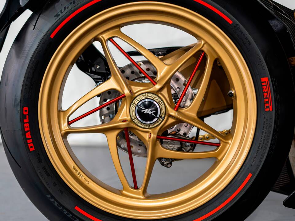 Bild 36/38 von MV Agusta DUMMY (2011)