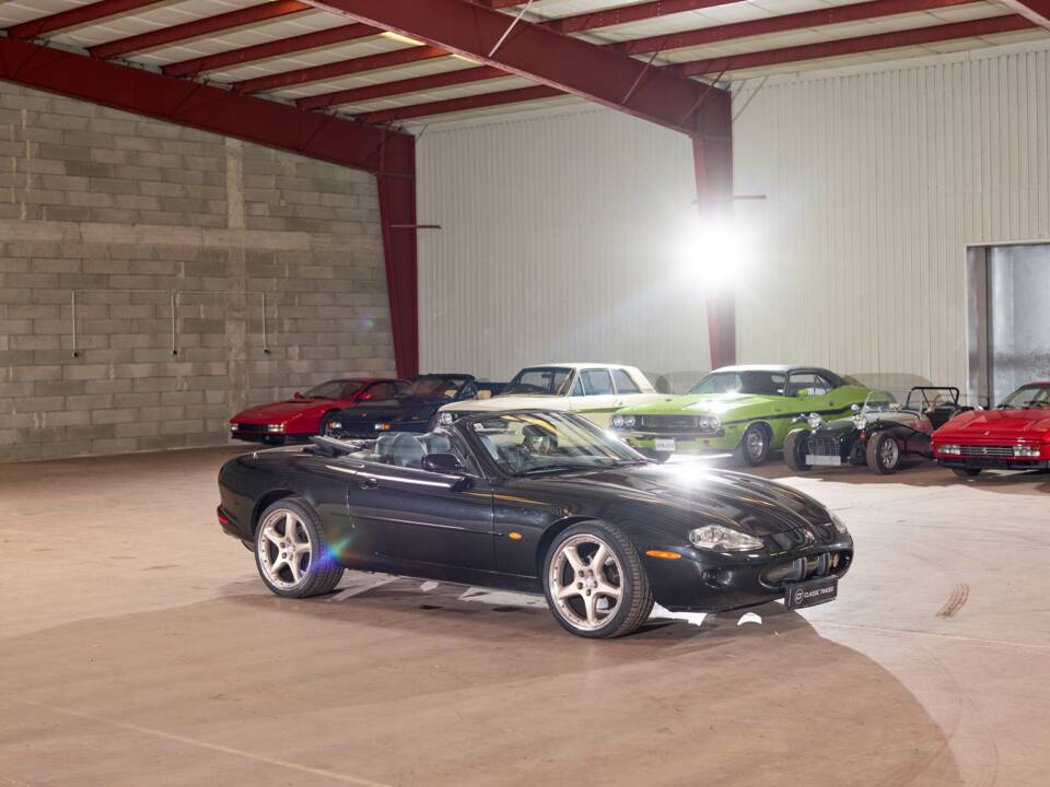 Bild 10/55 von Jaguar XKR (2000)