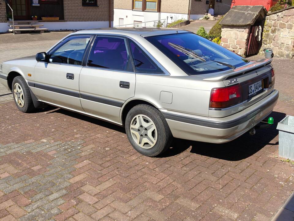 Image 3/5 of Mazda 626 (1988)