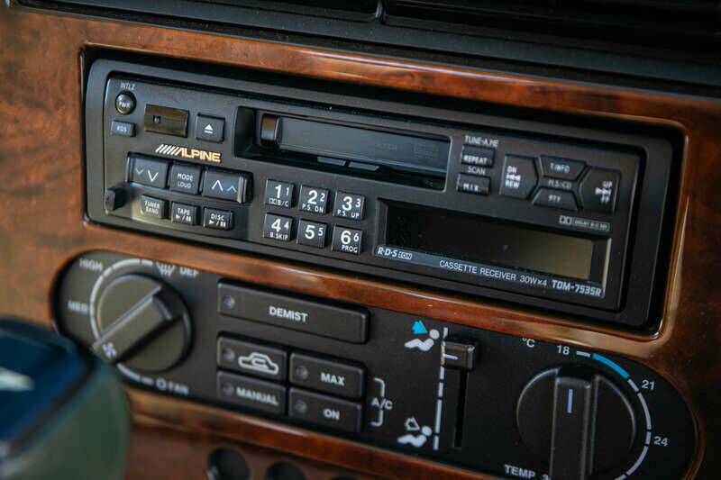 Bild 22/32 von Aston Martin V8 Coupé (1998)