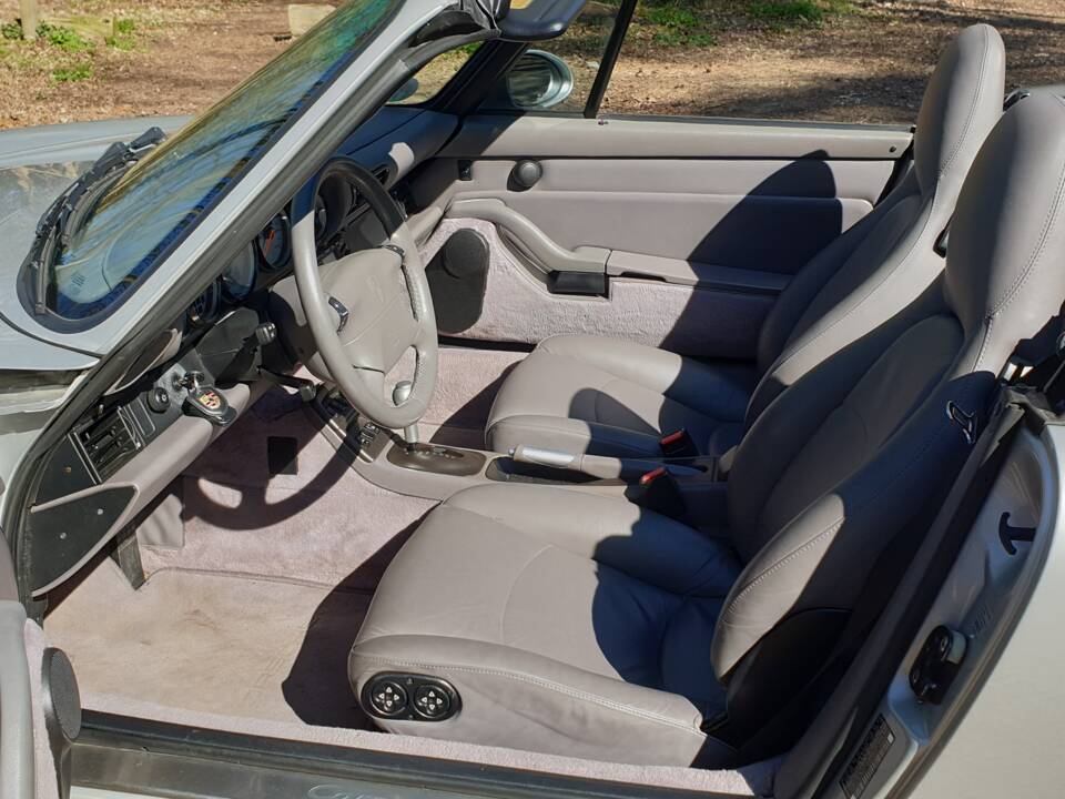 Image 49/116 of Porsche 911 Carrera (1997)