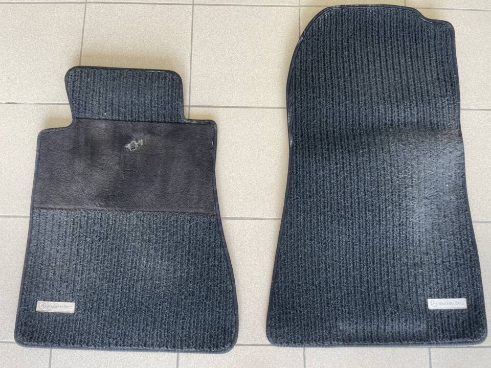 Image 32/57 of Mercedes-Benz 190 D 2.5 (1992)