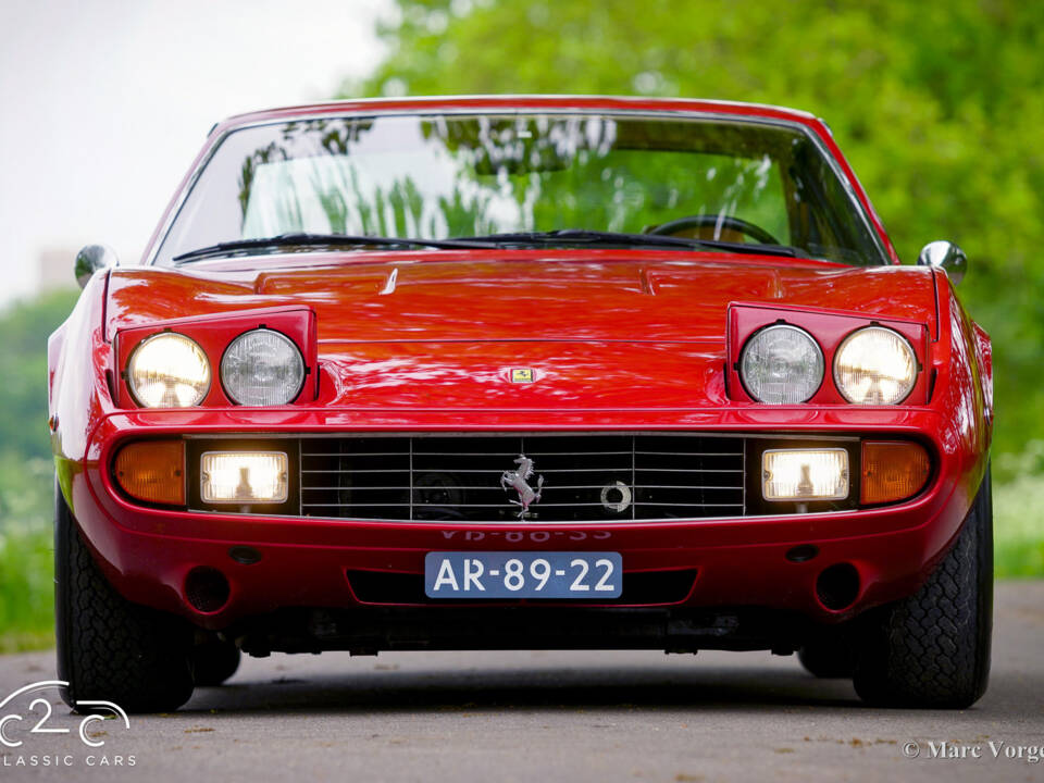Image 2/80 of Ferrari 365 GTC&#x2F;4 (1972)