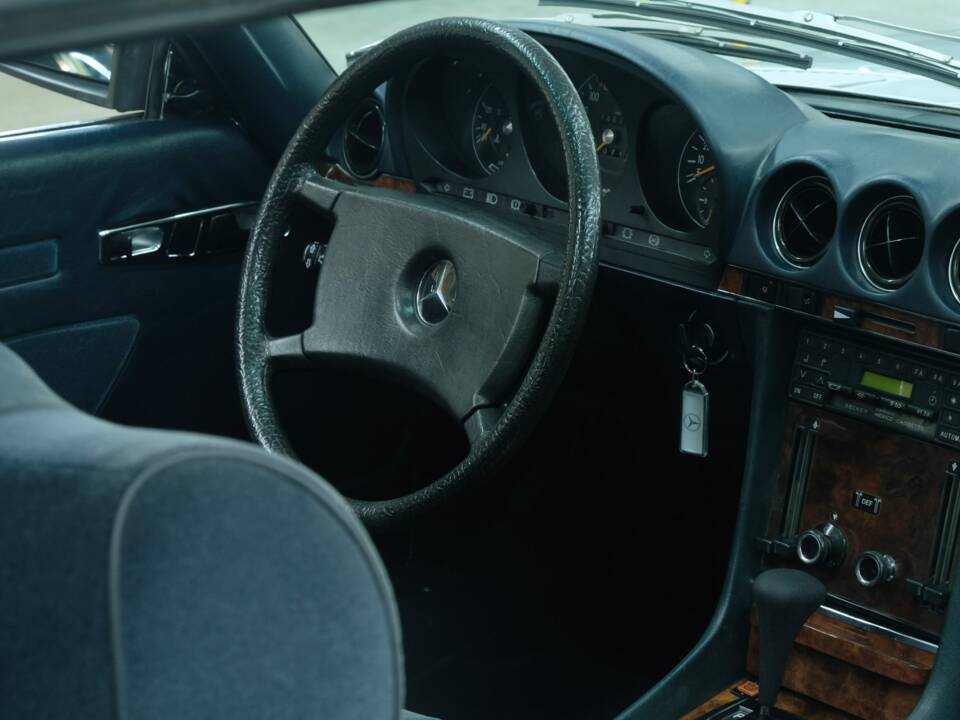 Image 33/50 de Mercedes-Benz 500 SLC (1981)