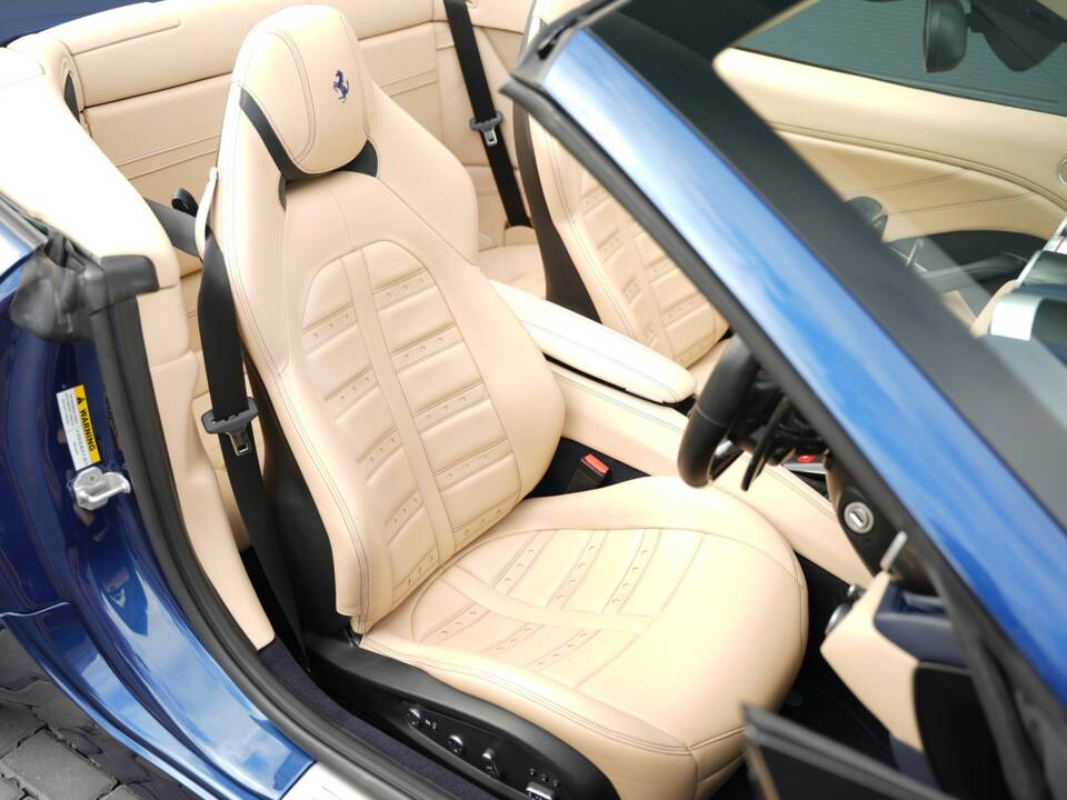 Image 13/50 of Ferrari California T (2015)