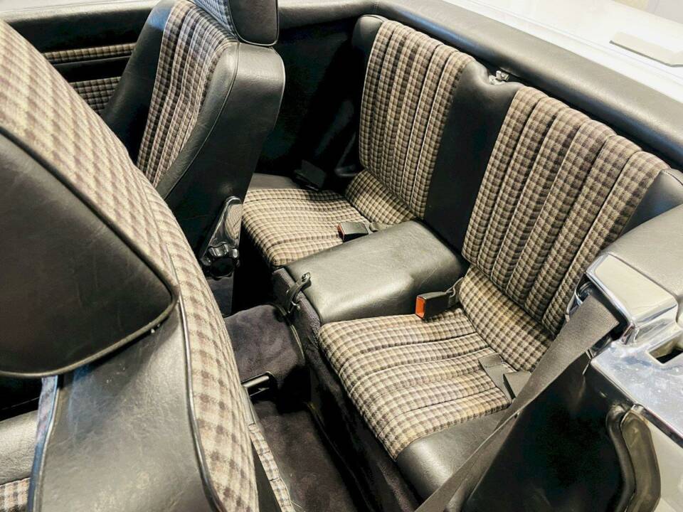 Image 20/36 of Mercedes-Benz 300 SL (1986)