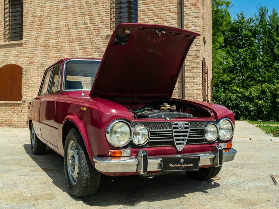 Afbeelding 37/42 van Alfa Romeo Giulia 1300 Super (1973)