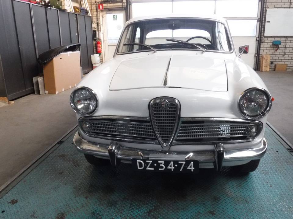 Immagine 35/50 di Alfa Romeo Giulietta Sprint 1300 (1965)