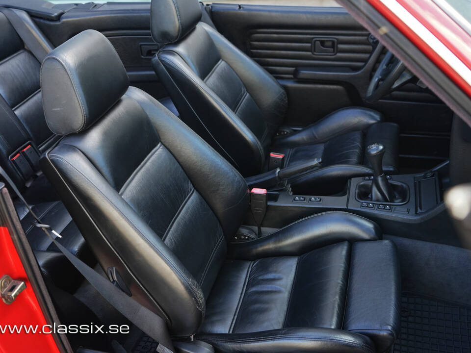 Bild 9/29 von BMW 325i (1990)