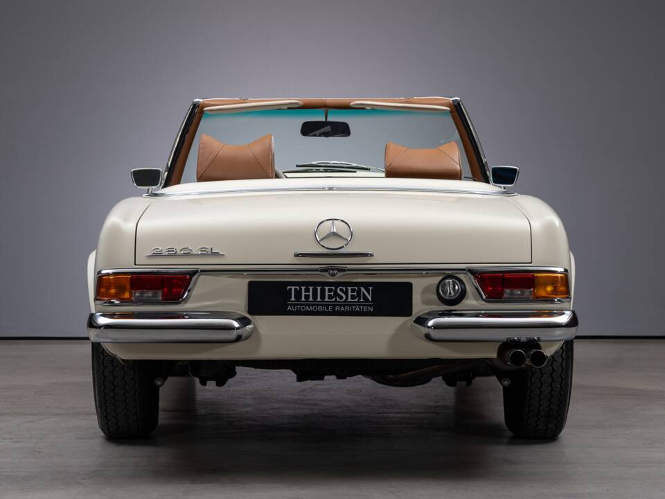 Image 13/41 of Mercedes-Benz 280 SL (1969)