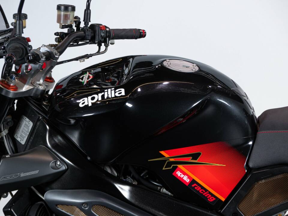 Image 50/50 of Aprilia DUMMY (2005)