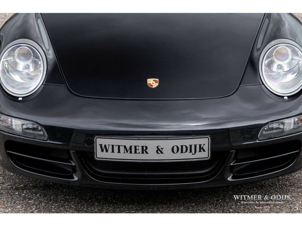 Image 21/32 of Porsche 911 Carrera S (2005)