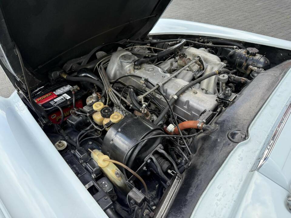 Image 44/50 of Mercedes-Benz 280 SL (1968)