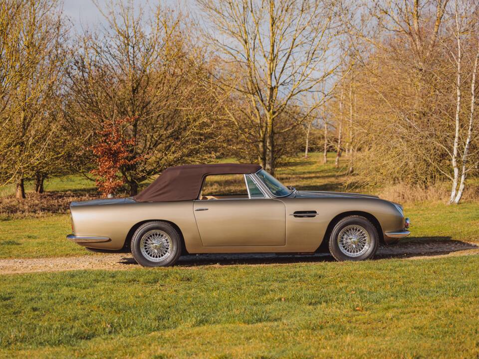 Image 30/99 of Aston Martin DB 6 Volante (1968)
