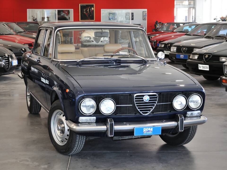 Image 1/35 of Alfa Romeo 2000 Berlina (1972)