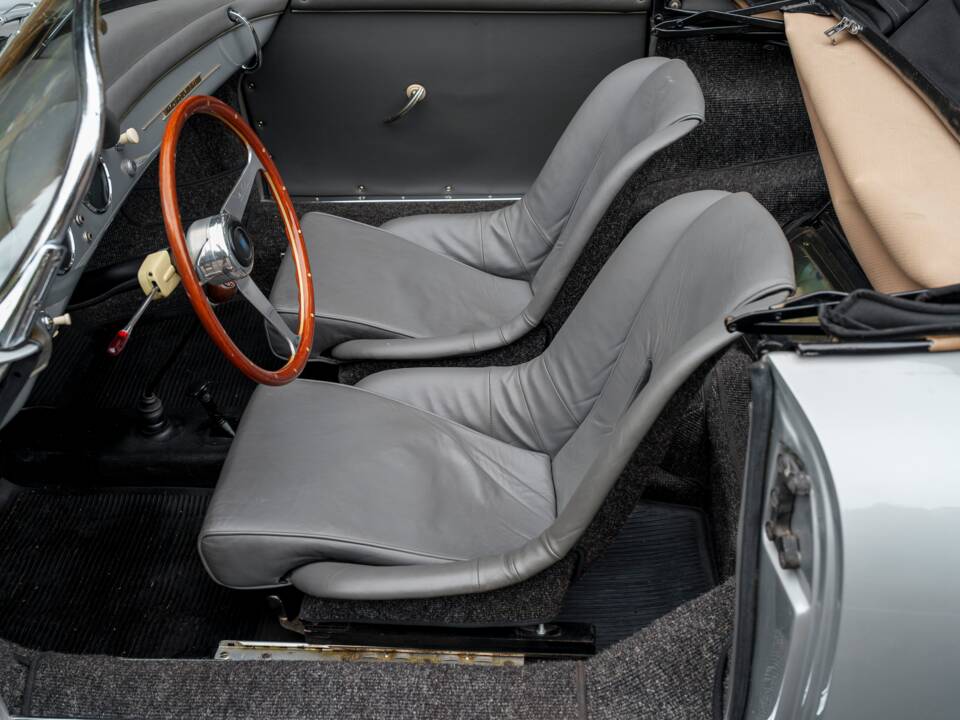 Image 28/35 of Porsche 356 1500 Speedster (1954)