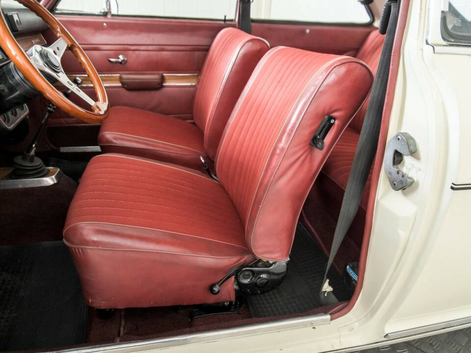 Image 15/50 of Opel Olympia 1700 S (1968)