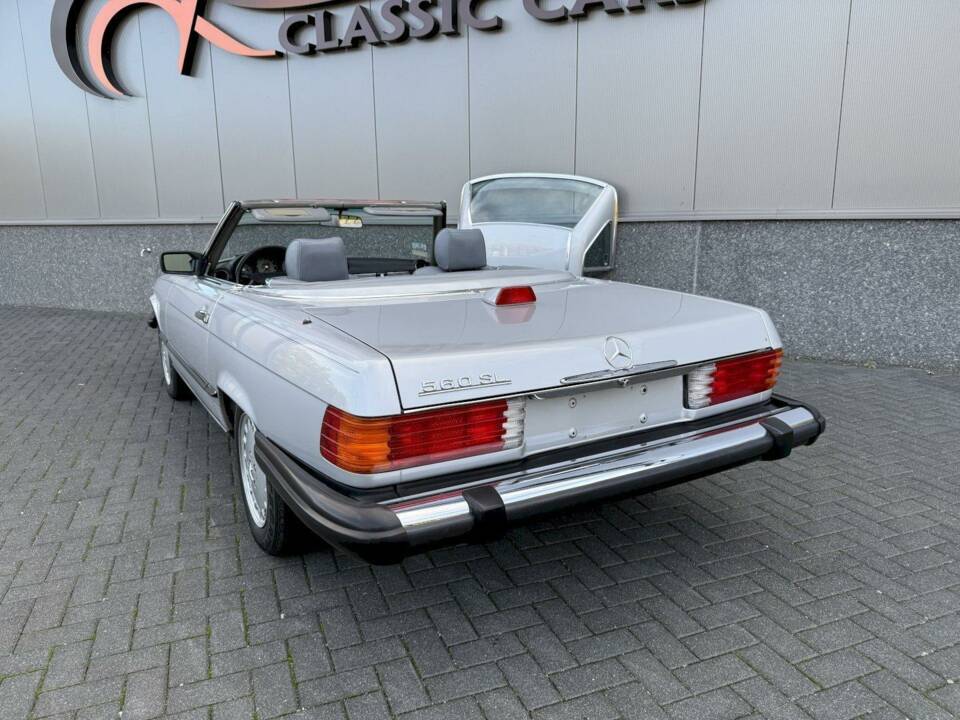 Image 8/36 de Mercedes-Benz 560 SL (1987)