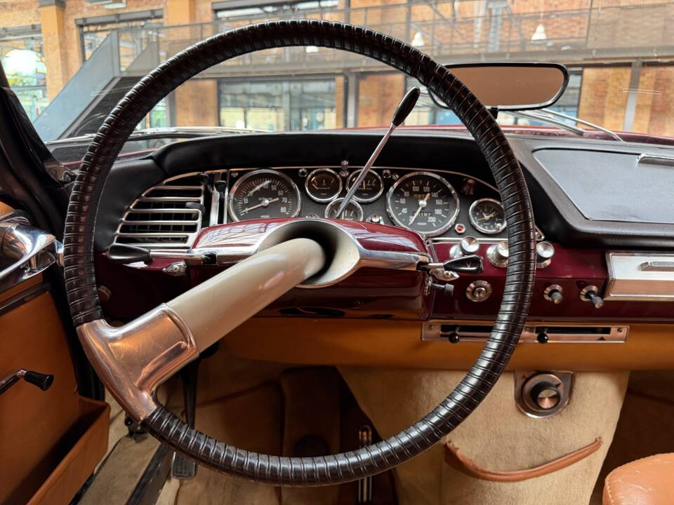 Afbeelding 24/37 van Citroën DS 21 Pallas (1967)