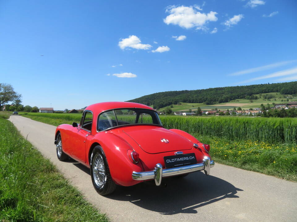 Image 2/16 de MG MGA 1500 (1958)
