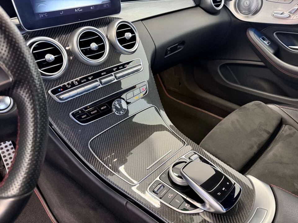 Image 28/31 of Mercedes-Benz C 43 AMG 4MATIC (2017)